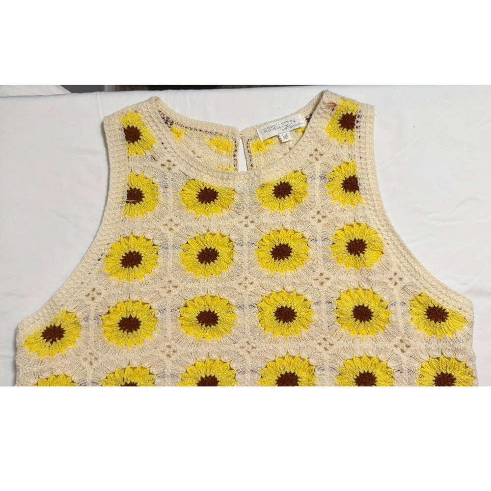 Rebellion Again Sunflower Crochet Granny Square Tank Top Cream Yellow Medium - Picture 3 of 9